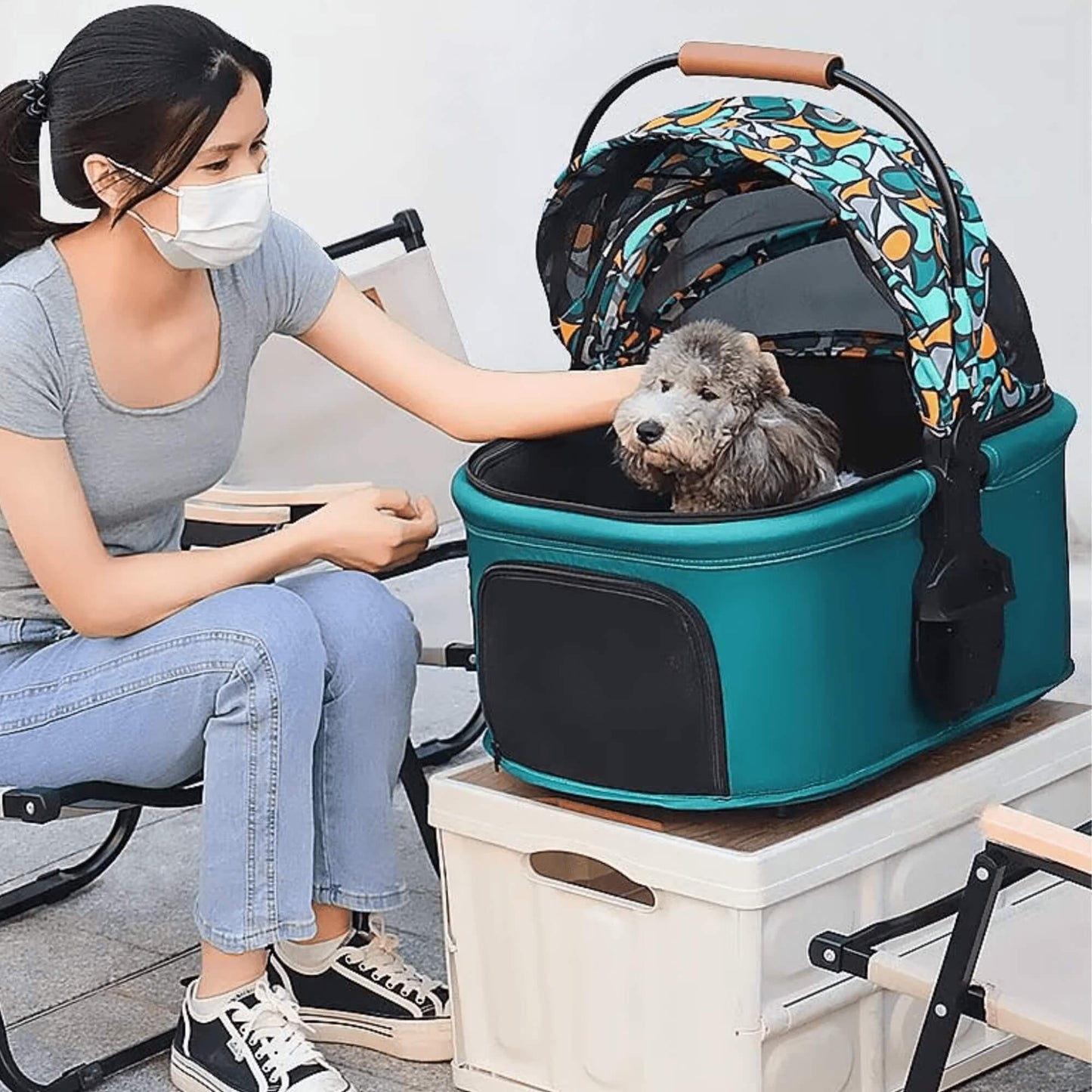 Découvrez notre poussette pliable pour animaux de compagnie, idéale pour les promenades confortables et sécurisées avec vos compagnons à quatre pattes. Conçue avec des matériaux de haute qualité, cette poussette offre une grande maniabilité et un confort optimal pour vos animaux. Poussette pliable pour animaux de compagnie, poussette pour chien, poussette pour chat, poussette animaux, poussette pliable, poussette confortable, poussette sécurisée, poussette pour animaux, poussette de voyage.