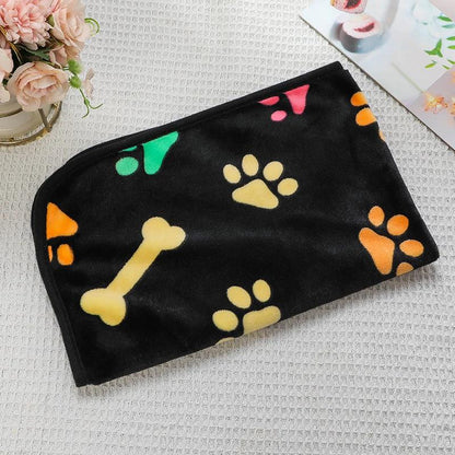 Offrez à votre animal de compagnie un espace de repos confortable avec notre tapis de sommeil doux spécialement conçu pour les chiens et les chats. Tapis de sommeil doux pour animaux de compagnie, tapis chien doux, tapis chat doux, tapis sommeil animal, tapis confort animal, tapis moelleux chien.