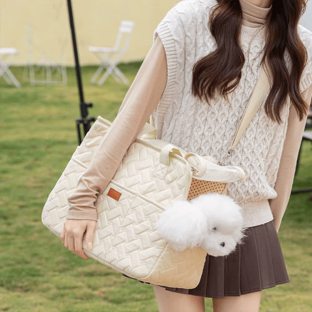 Découvrez notre sac à bandoulière pour animaux de compagnie, le compagnon idéal pour les sorties avec votre animal préféré. Sac à bandoulière pour animaux, sac à bandoulière pour chien, sac à bandoulière pour chat, sac à bandoulière pour petit animal, sac à bandoulière confortable, sac à bandoulière sécurisé, sac à bandoulière durable, sac à bandoulière élégant, sac à bandoulière pratique, sac à bandoulière pour randonnée.