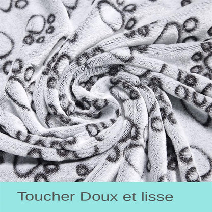 Offrez à votre animal de compagnie un confort douillet et élégant avec notre couverture moelleuse pour animaux de compagnie. Couverture pour animaux de compagnie, couverture pour chien, couverture pour chat, couverture moelleuse, couverture polaire, couverture douce, couverture confortable, couverture chaleur, couverture design, couverture élégante.